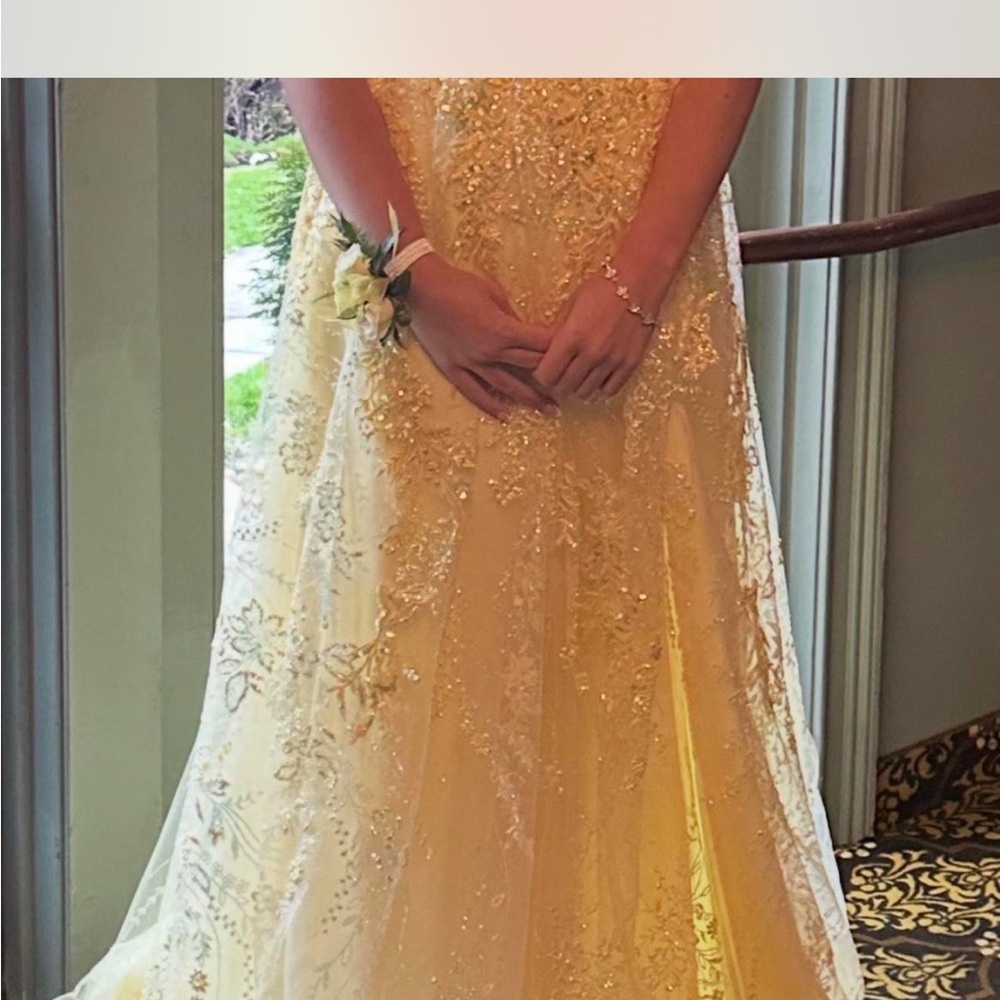 Elegant Yellow Lace Prom Dress